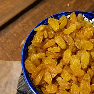 کشمش طلایی عسگری با کیفیت ممتاز و بسته بندی بهداشتی